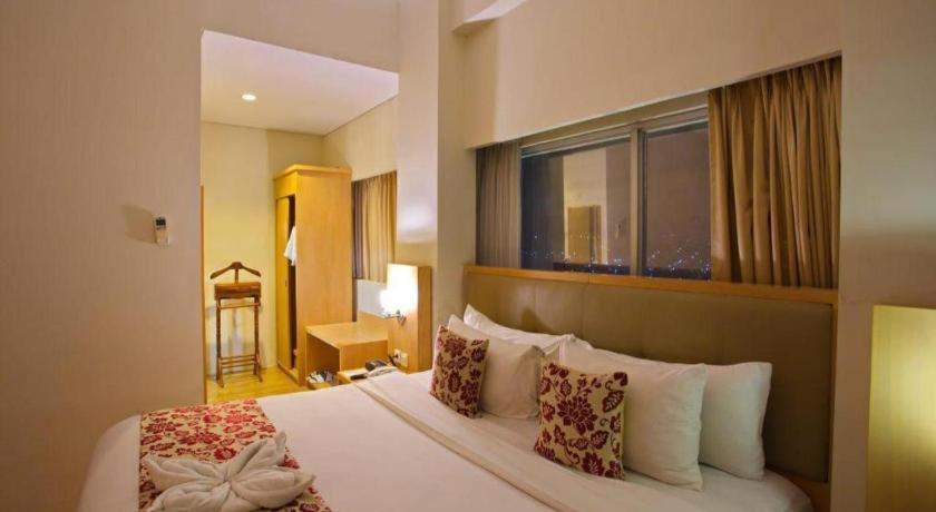 Horison Ultima Semarang Otel Dış mekan fotoğraf
