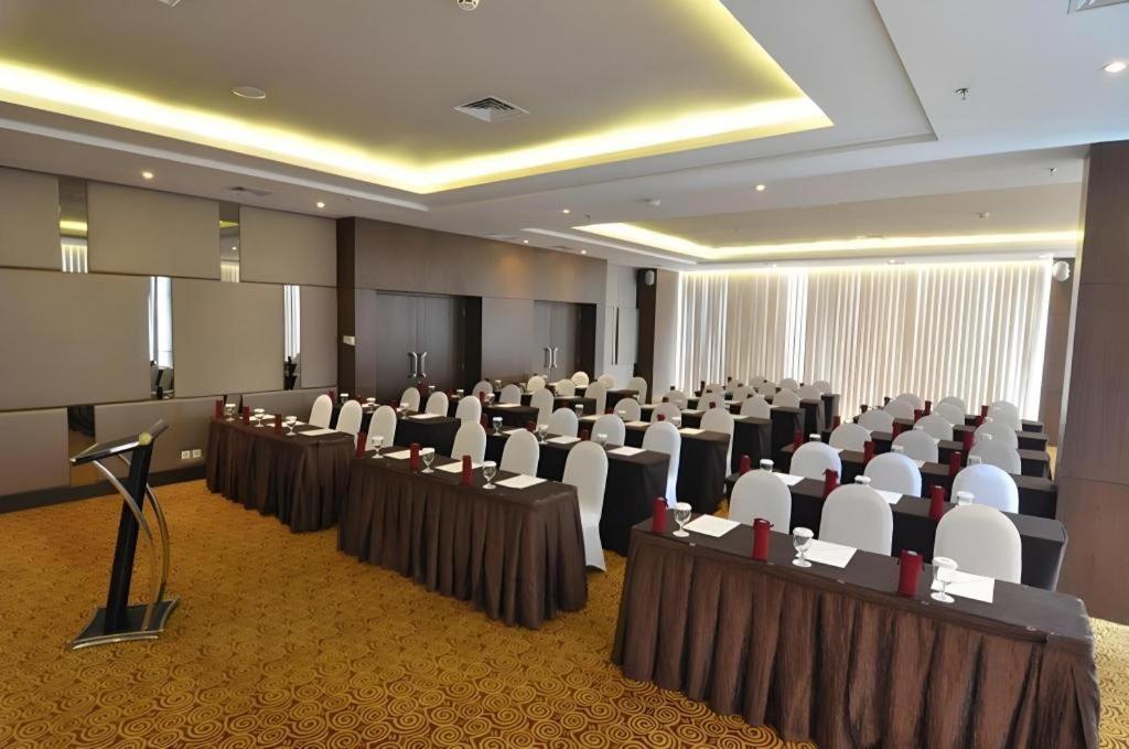 Horison Ultima Semarang Otel Dış mekan fotoğraf
